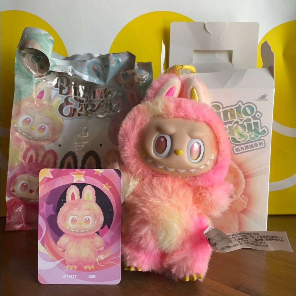 Pop Mart Labubu Big Into Energy - LOYALTY (New, not used)